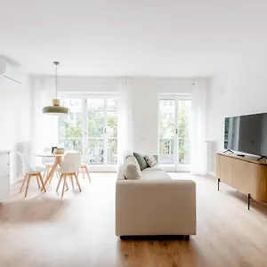 Luxury 2 Bedroom Apartament, Close To San Siro, Fiera And 10 Min Metro To Duomo Appartamento